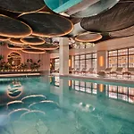 Отель Moevenpick & Карпач