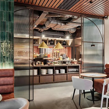 Отель Moevenpick & Карпач